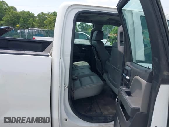 ✅ 2015 Chevrolet Silverado 1500 Work Truck • VIN: 1GCVKPEH7FZ301117 • Lot: 42470038. Listed on IAAI with 253,701 mi. Free auction sales archive from the USA and detailed vehicle history report at DreamBid. Image 8.