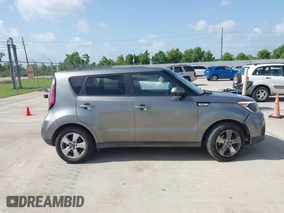 ✅ 2019 Kia Soul • VIN: KNDJN2A26K7001259 • Лот: 42748478. Опубликован ранее на IAAI с пробегом 127 066 миль. Бесплатный доступ к архиву аукционных продаж из США и подробный отчёт об истории автомобиля на DreamBid. Изображение 13.