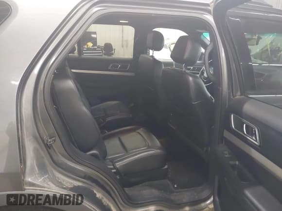 ✅ 2016 Ford Explorer XLT • VIN: 1FM5K8D80GGC83737 • Lot: 43458742. Wystawiony na IAAI z przebiegiem 169 596 mil. Bezpłatny archiwum sprzedaży aukcyjnych z USA i szczegółowy raport historii pojazdu na DreamBid. Zdjęcie 8.