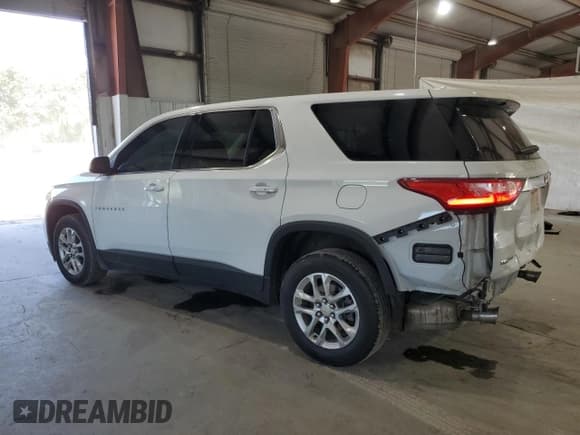 ✅ 2021 Chevrolet Traverse LS • VIN: 1GNERFKW6MJ179930 • Lot: 63435344. Wystawiony na Copart z przebiegiem 50 267 mil. Bezpłatny archiwum sprzedaży aukcyjnych z USA i szczegółowy raport historii pojazdu na DreamBid. Zdjęcie 2.