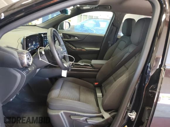 ✅ 2025 Chevrolet Equinox FWD LT • VIN: 3GNAXHEG7SL138118 • Lot: 64287055. Wystawiony na Copart z przebiegiem 4 930 mil. Bezpłatny archiwum sprzedaży aukcyjnych z USA i szczegółowy raport historii pojazdu na DreamBid. Zdjęcie 7.