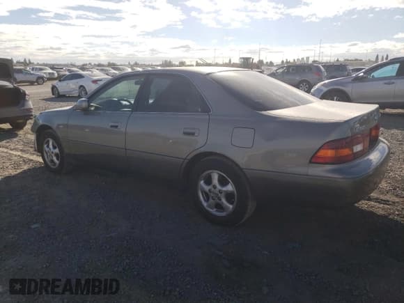✅ 1997 Lexus ES 300 • VIN: JT8BF22G6V0039243 • Lot: 81949345. Listed on Copart with 161,734 mi. Free auction sales archive from the USA and detailed vehicle history report at DreamBid. Image 2.