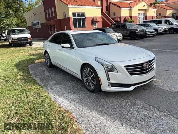 ✅ 2016 Cadillac CT6 Luxury RWD • VIN: 1G6KC5RX3GU156357 • Lot: 92271745. Wystawiony na Copart z przebiegiem 143 000 mil. Bezpłatny archiwum sprzedaży aukcyjnych z USA i szczegółowy raport historii pojazdu na DreamBid. Zdjęcie 1.