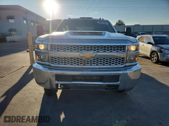 ✅ 2019 Chevrolet Silverado 3500 • VIN: 1GB4KVCY6KF114079 • Lot: 69431665. Listed on Copart with 115,432 mi. Free auction sales archive from the USA and detailed vehicle history report at DreamBid. Image 5.
