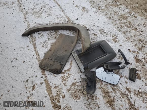 ✅ 2006 Chevrolet Silverado 2500HD LT1 • VIN: 1GCHK29U06E179070 • Lot: 93087685. Wystawiony na Copart z przebiegiem 357 668 mil. Bezpłatny archiwum sprzedaży aukcyjnych z USA i szczegółowy raport historii pojazdu na DreamBid. Zdjęcie 12.