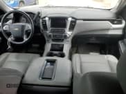 ✅ 2015 Chevrolet Suburban LT • VIN: 1GNSKJKC6FR193962 • Lot: 61508604. Wystawiony na Copart z przebiegiem 233 892 mil. Bezpłatny archiwum sprzedaży aukcyjnych z USA i szczegółowy raport historii pojazdu na DreamBid. Zdjęcie 8.