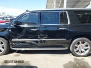 ✅ 2019 Cadillac Escalade ESV Luxury • VIN: 1GYS3HKJ8KR319272 • Lot: 41992948. Wystawiony na IAAI z przebiegiem 56 764 mil. Bezpłatny archiwum sprzedaży aukcyjnych z USA i szczegółowy raport historii pojazdu na DreamBid. Zdjęcie 14.