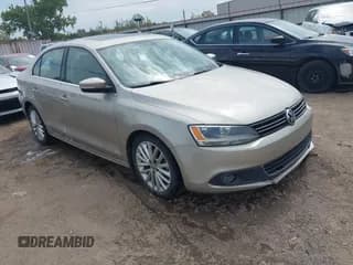 ✅ 2013 Volkswagen Jetta TDI w/Premium/Nav • VIN: 3VWLL7AJ9DM234271 • Лот: 43247645. Опубликован ранее на IAAI с пробегом 176 566 миль. Бесплатный доступ к архиву аукционных продаж из США и подробный отчёт об истории автомобиля на DreamBid. Изображение 1.