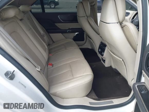 ✅ 2018 Lincoln Continental Reserve • VIN: 1LN6L9NC9J5616871 • Lot: 43531515. Wystawiony na IAAI z przebiegiem 58 745 mil. Bezpłatny archiwum sprzedaży aukcyjnych z USA i szczegółowy raport historii pojazdu na DreamBid. Zdjęcie 8.