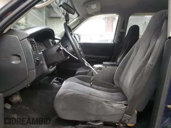 ✅ 2004 Dodge Dakota SLT • VIN: 1D7HG48NX4S525055 • Lot: 85502864. Wystawiony na Copart z przebiegiem 110 926 mil. Bezpłatny archiwum sprzedaży aukcyjnych z USA i szczegółowy raport historii pojazdu na DreamBid. Zdjęcie 7.