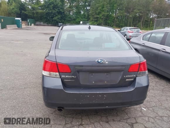 ✅ 2014 Subaru Legacy Premium • VIN: 4S3BMBC65E3036264 • Lot: 42519113. Listed on IAAI with 190,947 mi. Free auction sales archive from the USA and detailed vehicle history report at DreamBid. Image 17.