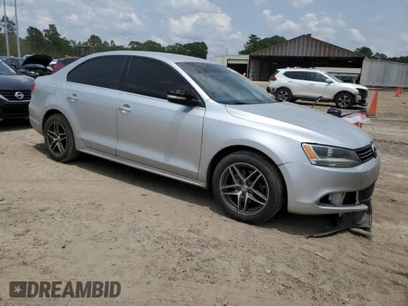 ✅ 2013 Volkswagen Jetta SE • VIN: 3VWDP7AJ4DM216057 • Lot: 59504595. Listed on Copart with 178,366 mi. Free auction sales archive from the USA and detailed vehicle history report at DreamBid. Image 4.