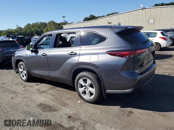 ✅ 2021 Toyota Highlander LE • VIN: 5TDBZRBH0MS069442 • Lot: 85372625. Listed on Copart with Not provided. Free auction sales archive from the USA and detailed vehicle history report at DreamBid. Image 2.
