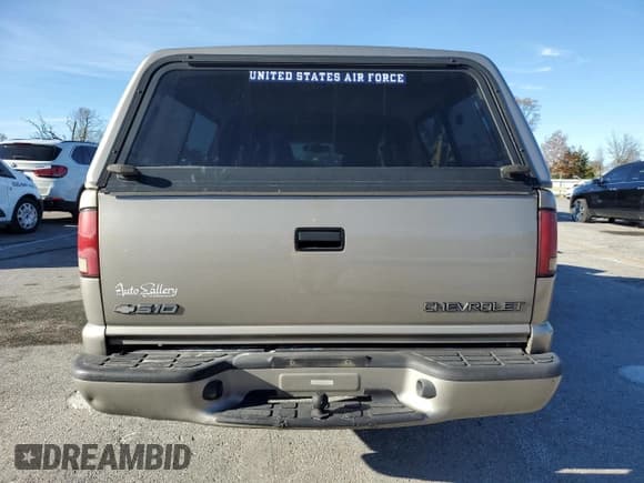 ✅ 2001 Chevrolet S-10 LS • VIN: 1GCCS19W418155965 • Лот: 80244494. Опубликован ранее на Copart с пробегом Не указан. Бесплатный доступ к архиву аукционных продаж из США и подробный отчёт об истории автомобиля на DreamBid. Изображение 6.