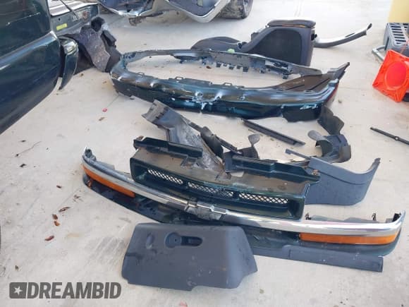 ✅ 2004 Chevrolet S-10 LS • VIN: 1GCDT13X24K108038 • Lot: 42637459. Listed on IAAI with 160,309 mi. Free auction sales archive from the USA and detailed vehicle history report at DreamBid. Image 12.