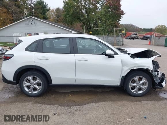✅ 2024 Honda HR-V LX • VIN: 3CZRZ2H3XRM716285 • Lot: 43518475. Listed on IAAI with 42,399 mi. Free auction sales archive from the USA and detailed vehicle history report at DreamBid. Image 14.