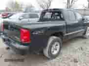 2008 Dodge Dakota SXT z VIN 1D7HW38K48S629114, wystawiony jako IAAI lot #41894082 z przebiegiem 73 402 mil mil oraz . Historia ofert i sprzedaży dostępna na DreamBid. Obrazek 4.