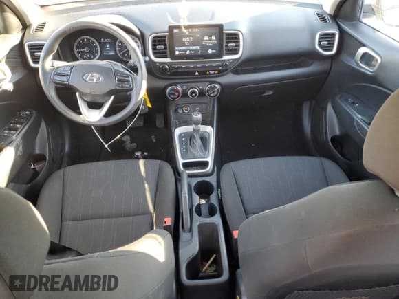 ✅ 2021 Hyundai Venue SE • VIN: KMHRB8A3XMU115966 • Lot: 86045734. Listed on Copart with 43,600 mi. Free auction sales archive from the USA and detailed vehicle history report at DreamBid. Image 8.