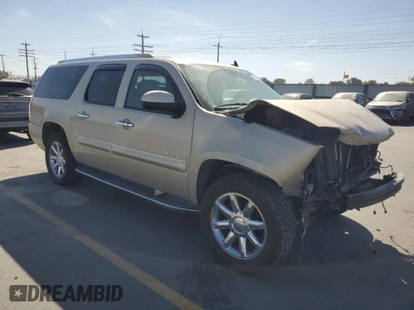 ✅ 2008 GMC Yukon XL • VIN: 1GKFK66898J242705 • Lot: 81885685. Listed on Copart with 203,327 mi. Free auction sales archive from the USA and detailed vehicle history report at DreamBid. Image 4.