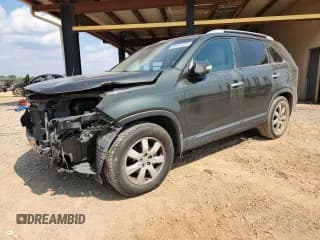 ✅ 2012 Kia Sorento LX • VIN: 5XYKT4A23CG190690 • Lot: 80503325. Wystawiony na Copart z przebiegiem 114 622 mil. Bezpłatny archiwum sprzedaży aukcyjnych z USA i szczegółowy raport historii pojazdu na DreamBid. Zdjęcie 1.