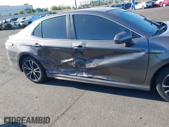 2020 Toyota Camry Hybrid SE с VIN 4T1G31AKXLU539942, выставлен на аукционе IAAI как лот 42300015 с пробегом 67 035 миль миль и . История ставок и продаж доступна на DreamBid. Изображение 6.