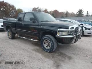 ✅ 1998 Dodge 1500 • VIN: 3B7HF13Y8WG169552 • Lot: 43569070. Wystawiony na IAAI z przebiegiem Nie podano. Bezpłatny archiwum sprzedaży aukcyjnych z USA i szczegółowy raport historii pojazdu na DreamBid. Zdjęcie 1.