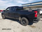 ✅ 2019 Chevrolet Silverado 1500 Custom Trail Boss • VIN: 3GCPYCEF4KG207110 • Lot: 71401624. Wystawiony na Copart z przebiegiem 79 921 mil. Bezpłatny archiwum sprzedaży aukcyjnych z USA i szczegółowy raport historii pojazdu na DreamBid. Zdjęcie 2.