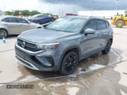 ✅ 2024 Volkswagen Taos SE • VIN: 3VVEX7B25RM109316 • Lot: 43305987. Wystawiony na IAAI z przebiegiem 4 344 mil. Bezpłatny archiwum sprzedaży aukcyjnych z USA i szczegółowy raport historii pojazdu na DreamBid. Zdjęcie 17.