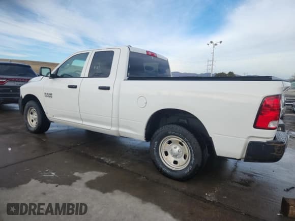 ✅ 2018 Ram 1500 Tradesman • VIN: 1C6RR7FG3JS237640 • Lot: 90816145. Wystawiony na Copart z przebiegiem 147 629 mil. Bezpłatny archiwum sprzedaży aukcyjnych z USA i szczegółowy raport historii pojazdu na DreamBid. Zdjęcie 2.