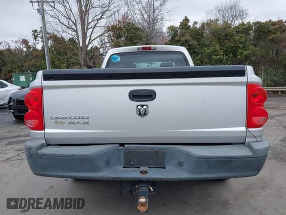 2008 Dodge Dakota z VIN 1D7HW32K08S514373, wystawiony jako IAAI lot #41814272 z przebiegiem 137 787 mil mil oraz . Historia ofert i sprzedaży dostępna na DreamBid. Obrazek 16.