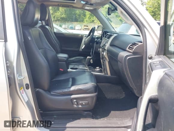 ✅ 2013 Toyota 4Runner SR5 • VIN: JTEBU5JR1D5133085 • Lot: 42453678. Listed on IAAI with 200,419 mi. Free auction sales archive from the USA and detailed vehicle history report at DreamBid. Image 5.