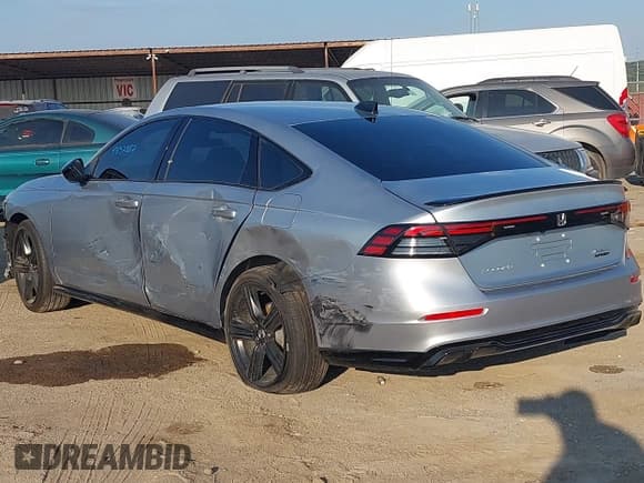 ✅ 2025 Honda Accord Sport-L • VIN: 1HGCY2F70SA032094 • Lot: 43157887. Listed on IAAI with 4,382 mi. Free auction sales archive from the USA and detailed vehicle history report at DreamBid. Image 3.