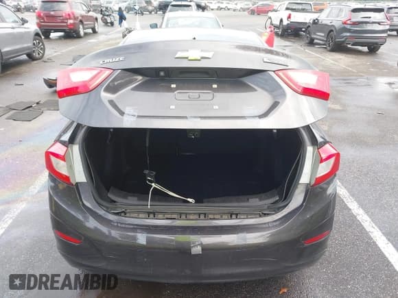 ✅ 2017 Chevrolet Cruze Premier • VIN: 1G1BF5SM9H7103630 • Lot: 43307644. Listed on IAAI with 119,658 mi. Free auction sales archive from the USA and detailed vehicle history report at DreamBid. Image 16.