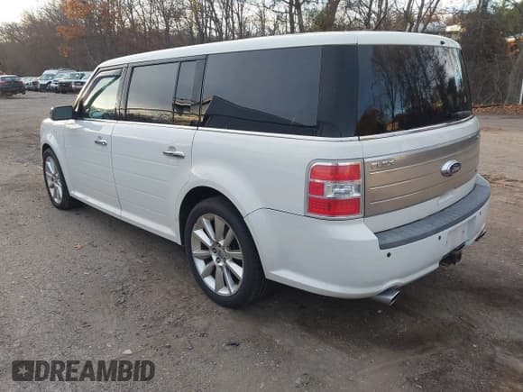 ✅ 2011 Ford Flex Limited • VIN: 2FMHK6DT0BBD09677 • Lot: 43673381. Wystawiony na IAAI z przebiegiem 148 772 mil. Bezpłatny archiwum sprzedaży aukcyjnych z USA i szczegółowy raport historii pojazdu na DreamBid. Zdjęcie 3.