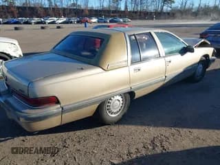 ✅ 1996 Buick Roadmaster • VIN: 1G4BT52P2TR409460 • Lot: 41628547. Listed on IAAI with 114,438 mi. Free auction sales archive from the USA and detailed vehicle history report at DreamBid. Image 4.