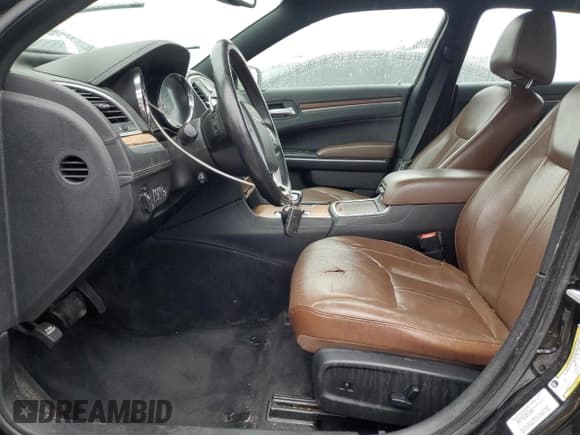 ✅ 2014 Chrysler 300 C John Varvatos Limited Edition • VIN: 2C3CCAJG6EH104344 • Lot: 69364605. Listed on Copart with 165,876 mi. Free auction sales archive from the USA and detailed vehicle history report at DreamBid. Image 7.