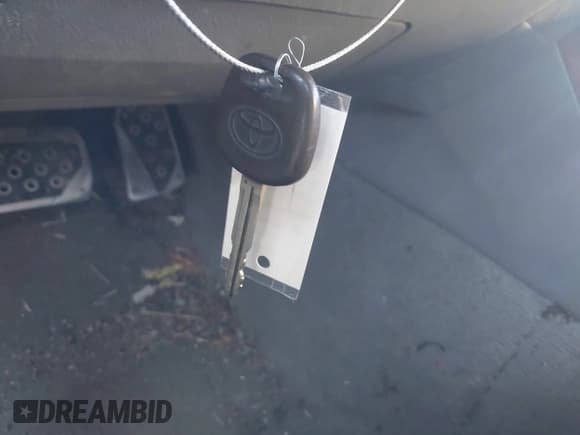 ✅ 2005 Toyota Avalon XLS • VIN: 4T1BK36B05U013632 • Lot: 43498349. Listed on IAAI with 301,833 mi. Free auction sales archive from the USA and detailed vehicle history report at DreamBid. Image 11.