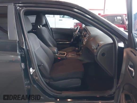 ✅ 2013 Dodge Charger SE • VIN: 2C3CDXBG3DH720189 • Lot: 43682173. Listed on IAAI with 210,704 mi. Free auction sales archive from the USA and detailed vehicle history report at DreamBid. Image 5.