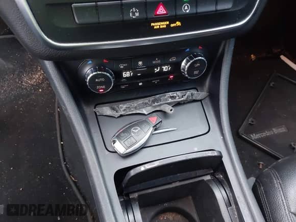 2015 Mercedes-Benz CLA 250 с VIN WDDSJ4EB0FN284688, выставлен на аукционе IAAI как лот 42378902 с пробегом 90 600 миль миль и . История ставок и продаж доступна на DreamBid. Изображение 11.