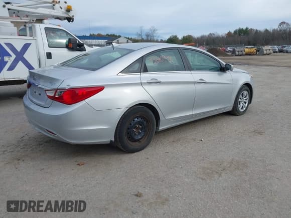 ✅ 2012 Hyundai Sonata GLS • VIN: 5NPEB4AC6CH424824 • Lot: 43610948. Wystawiony na IAAI z przebiegiem 136 342 mil. Bezpłatny archiwum sprzedaży aukcyjnych z USA i szczegółowy raport historii pojazdu na DreamBid. Zdjęcie 4.
