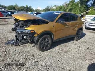 2024 Dodge Hornet GT Plus z VIN ZACNDFBN1R3A15353, wystawiony jako Copart lot #67557055 z przebiegiem 24 252 mil mil oraz Nie do naprawy • Non repairable. Historia ofert i sprzedaży dostępna na DreamBid. Obrazek 1.