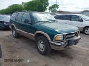 ✅ 1997 Chevrolet Blazer LS • VIN: 1GNDT13W8V2229785 • Lot: 42222096. Wystawiony na IAAI z przebiegiem 244 955 mil. Bezpłatny archiwum sprzedaży aukcyjnych z USA i szczegółowy raport historii pojazdu na DreamBid. Zdjęcie 1.