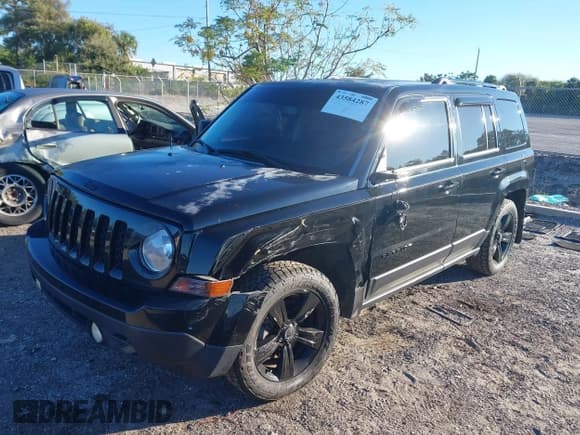✅ 2015 Jeep Patriot Altitude • VIN: 1C4NJPBAXFD156758 • Lot: 43584287. Wystawiony na IAAI z przebiegiem 140 615 mil. Bezpłatny archiwum sprzedaży aukcyjnych z USA i szczegółowy raport historii pojazdu na DreamBid. Zdjęcie 17.
