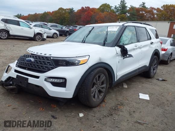 ✅ 2021 Ford Explorer XLT • VIN: 1FMSK8DH3MGB75529 • Lot: 43604734. Wystawiony na IAAI z przebiegiem 42 464 mil. Bezpłatny archiwum sprzedaży aukcyjnych z USA i szczegółowy raport historii pojazdu na DreamBid. Zdjęcie 2.