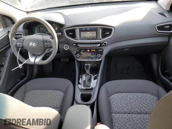 ✅ 2017 Hyundai Ioniq Blue • VIN: KMHC65LC7HU039313 • Lot: 92112495. Listed on Copart with 18,557 mi. Free auction sales archive from the USA and detailed vehicle history report at DreamBid. Image 8.