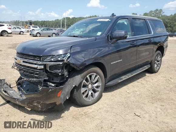 ✅ 2022 Chevrolet Suburban LT • VIN: 1GNSCCKDXNR318879 • Lot: 66185884. Wystawiony na Copart z przebiegiem 29 885 mil. Bezpłatny archiwum sprzedaży aukcyjnych z USA i szczegółowy raport historii pojazdu na DreamBid. Zdjęcie 1.