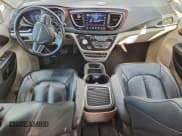 ✅ 2018 Chrysler Pacifica Touring L Plus • VIN: 2C4RC1EG6JR121942 • Lot: 93787285. Wystawiony na Copart z przebiegiem 184 770 mil. Bezpłatny archiwum sprzedaży aukcyjnych z USA i szczegółowy raport historii pojazdu na DreamBid. Zdjęcie 8.