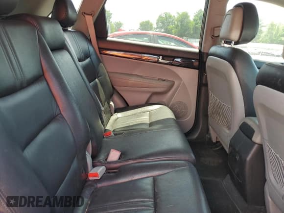 ✅ 2013 Kia Sorento LX • VIN: 5XYKT3A64DG384613 • Lot: 62426725. Listed on Copart with 189,954 mi. Free auction sales archive from the USA and detailed vehicle history report at DreamBid. Image 11.