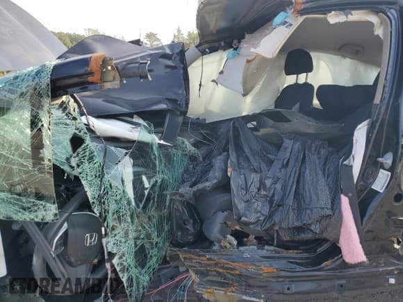 ✅ 2017 Honda Civic LX • VIN: 2HGFC2F52HH526073 • Lot: 81716675. Listed on Copart with Not provided. Free auction sales archive from the USA and detailed vehicle history report at DreamBid. Image 7.