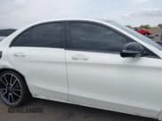 ✅ 2019 Mercedes-Benz C 300 • VIN: 55SWF8EBXKU306059 • Lot: 42760067. Wystawiony na IAAI z przebiegiem 21 034 mil. Bezpłatny archiwum sprzedaży aukcyjnych z USA i szczegółowy raport historii pojazdu na DreamBid. Zdjęcie 14.